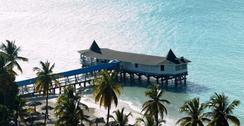 Отель Starfish Halcyon Cove Дикенсон-Бей Экстерьер фото